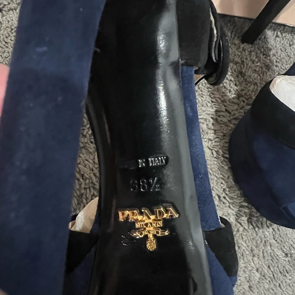 Prada Women's Blue and Black Heels - Picture 3 of 4